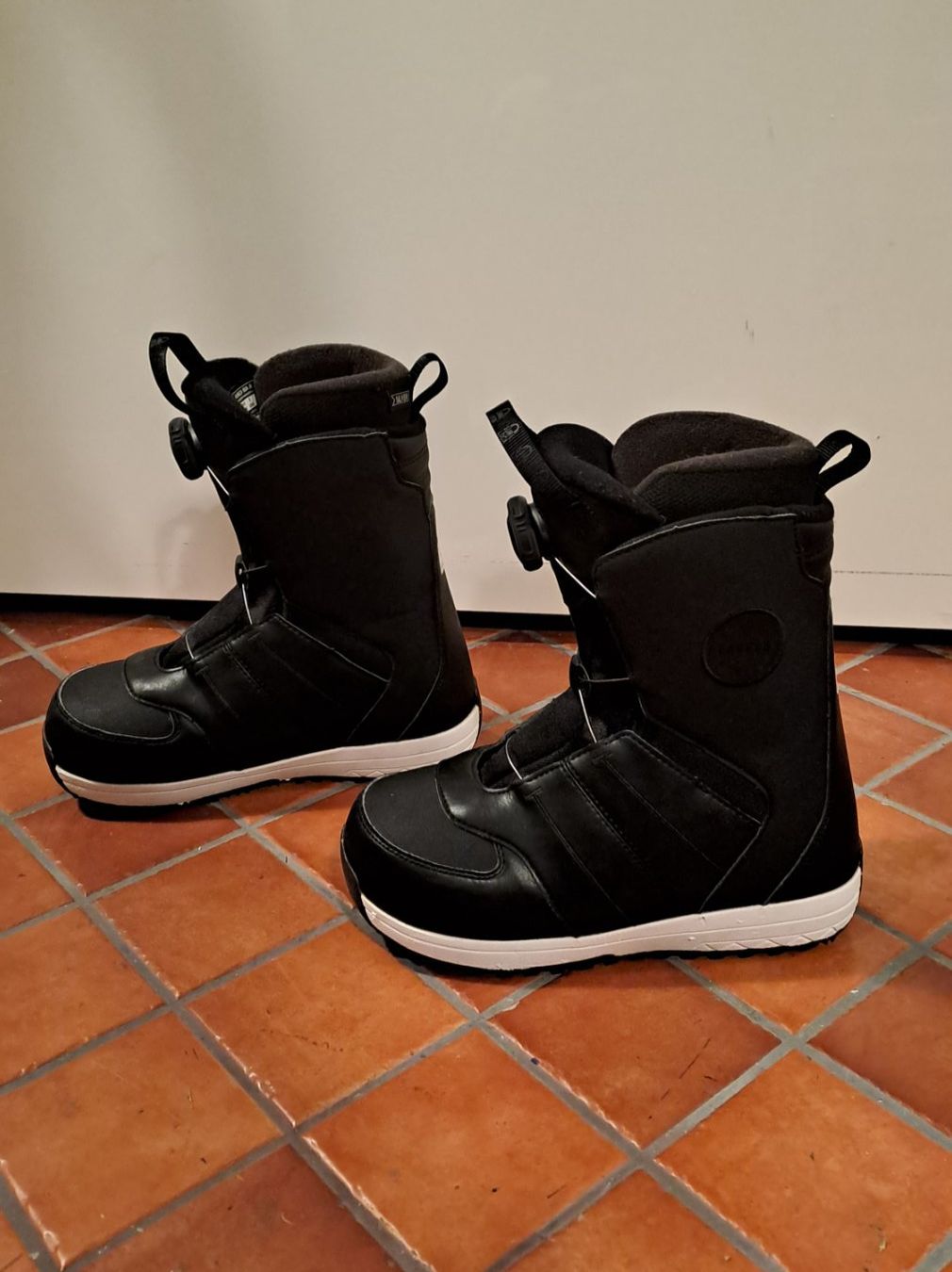 Salomon Scarpe per ragazzi: Salomon Snowboard Schuhe Gr.36.5 – Usato da Oberrieden venduto da Raja011 1