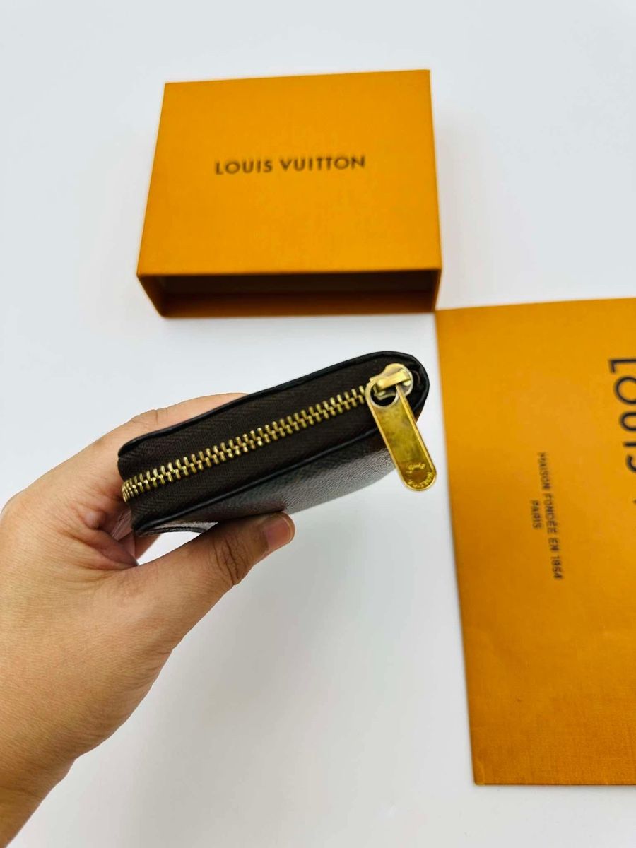 Louis Vuitton Portafogli: Louis Vuitton Zippy Coin Purse Monogram – Usato da Widnau venduto da Pukpan_99 5