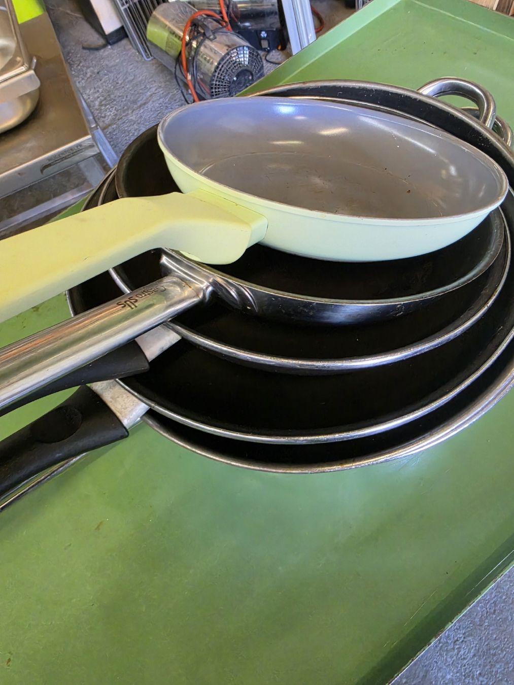 Poêles: Bratpfannen Set verschiedene Grössen  – D'occasion à Wuppenau par Gastro.Wuppenau 1