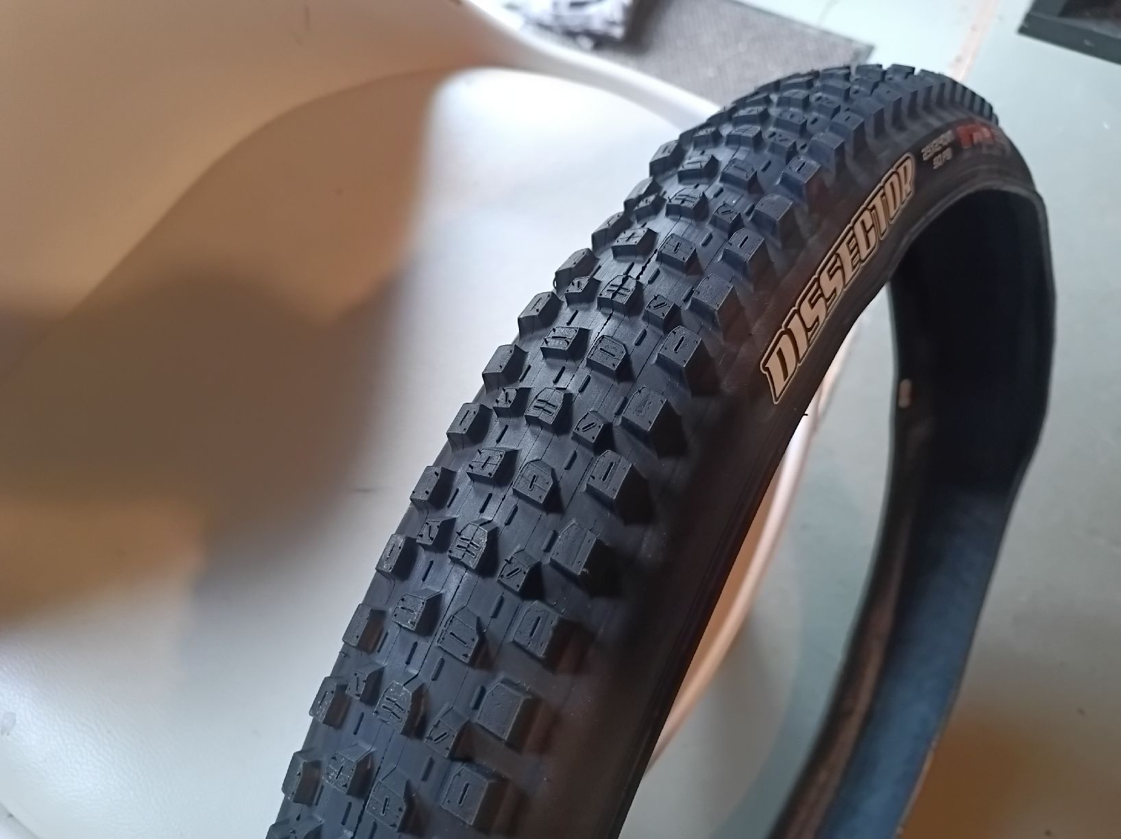 Altro in Scrittura & Disegno: Maxxis dissector II 29x2,40WT exo+ maxgrip – Nuovo e nell'imballaggio originale da Courroux venduto da dric01 1