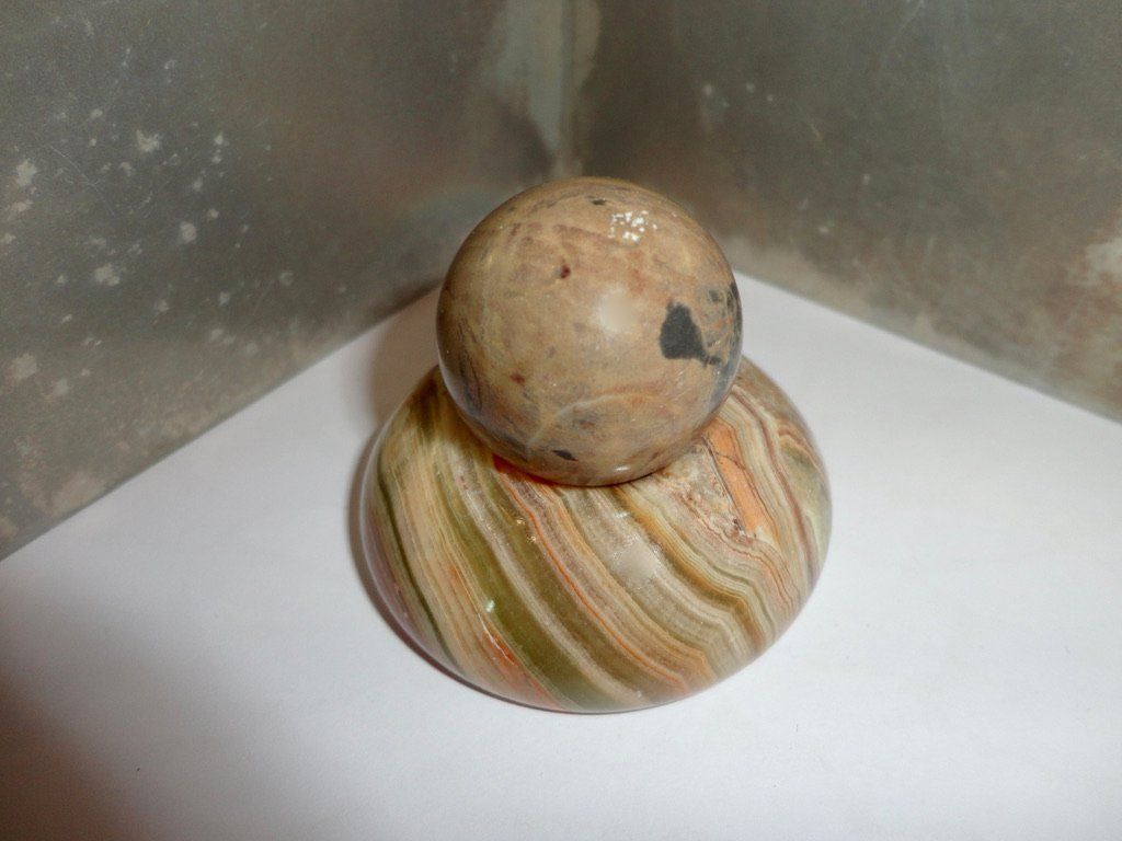 Minerali & Pietre curative: Aktion/ Jaspis Kugel mit Onyx-Marmor  Ständer – Nuovo (secondo la descrizione) da Biberist venduto da Steine 2