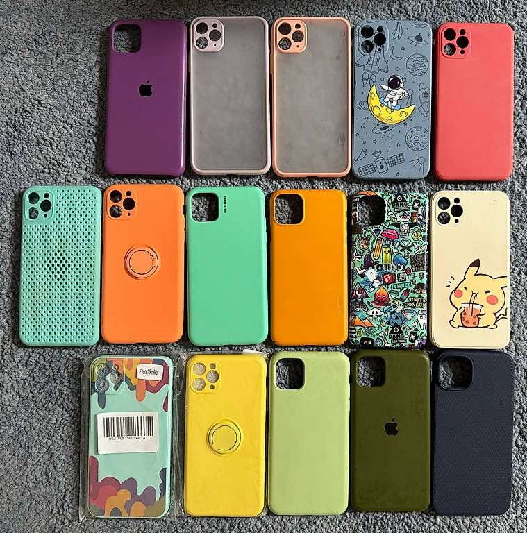 Apple Cover & Protezioni schermo: iPhone 11 Pro Max cases – Usato da Basel venduto da Alena_