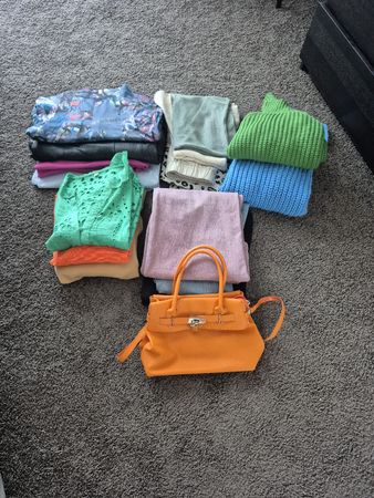 Grosses Damen Kleidungspaket, diverse Marken mit Handtasche