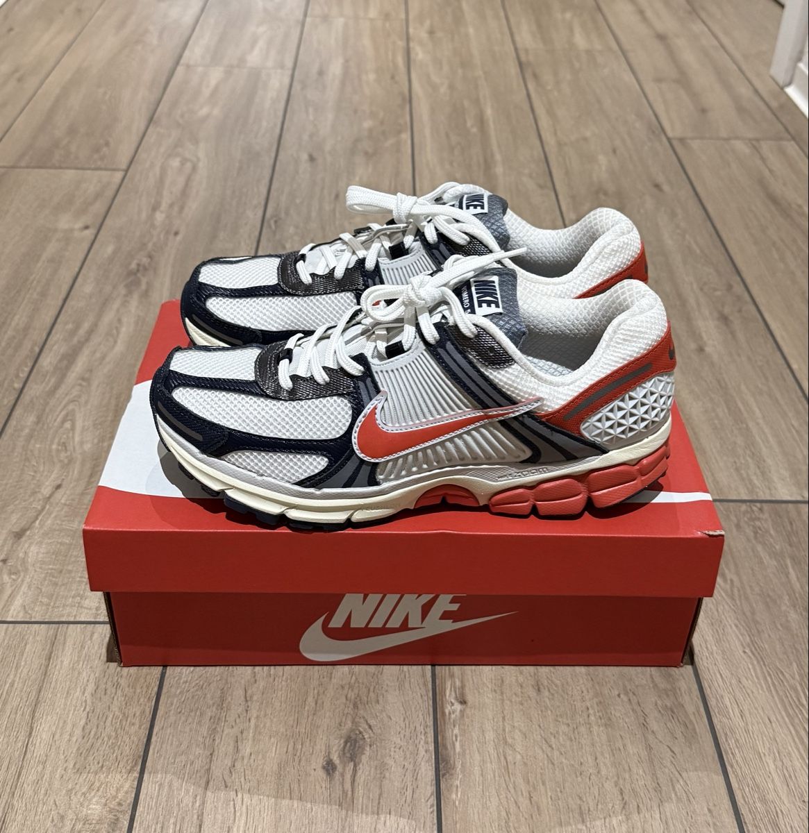 Nike Herrenschuhe: Nike Vomero 5 size 43 – Neu (gemäss Beschreibung) aus Savièse von Cedric007