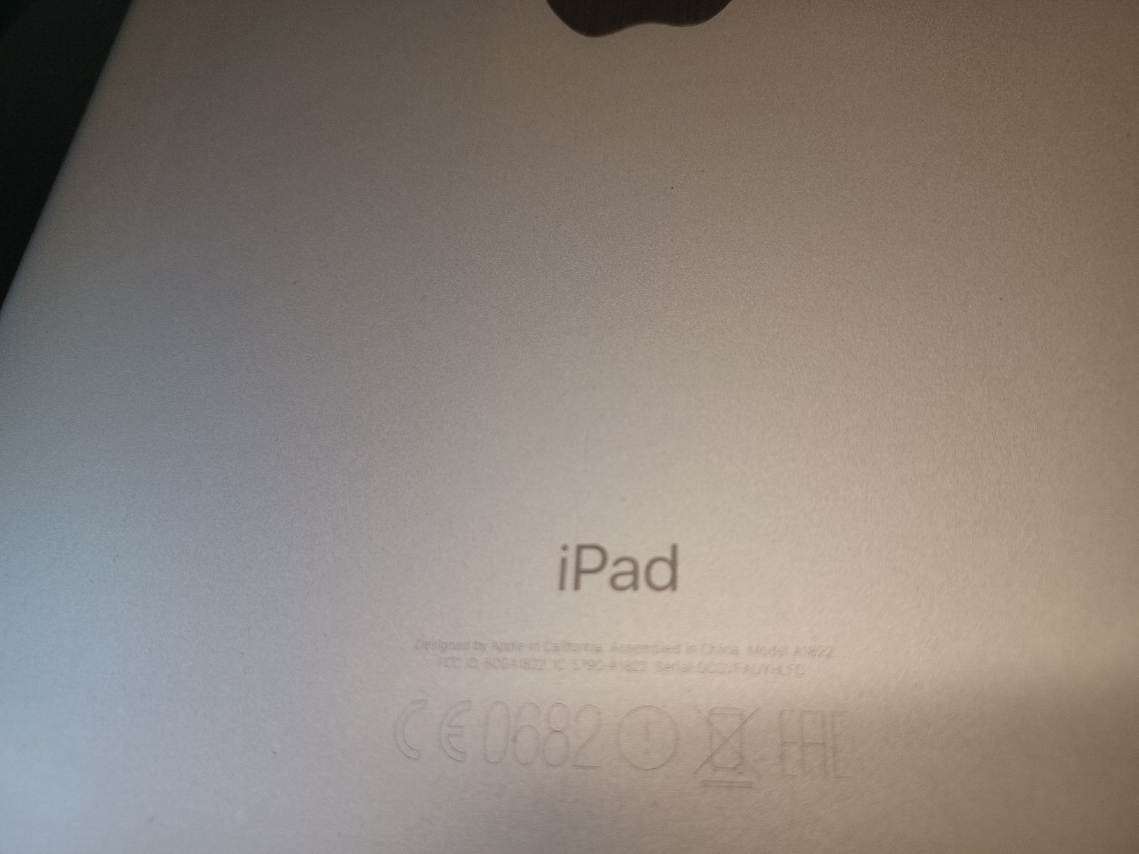 Apple Tablet PC: ipad 5 A1822 avec clavier slim folio logitech – Usato da Servion venduto da josephine22 7