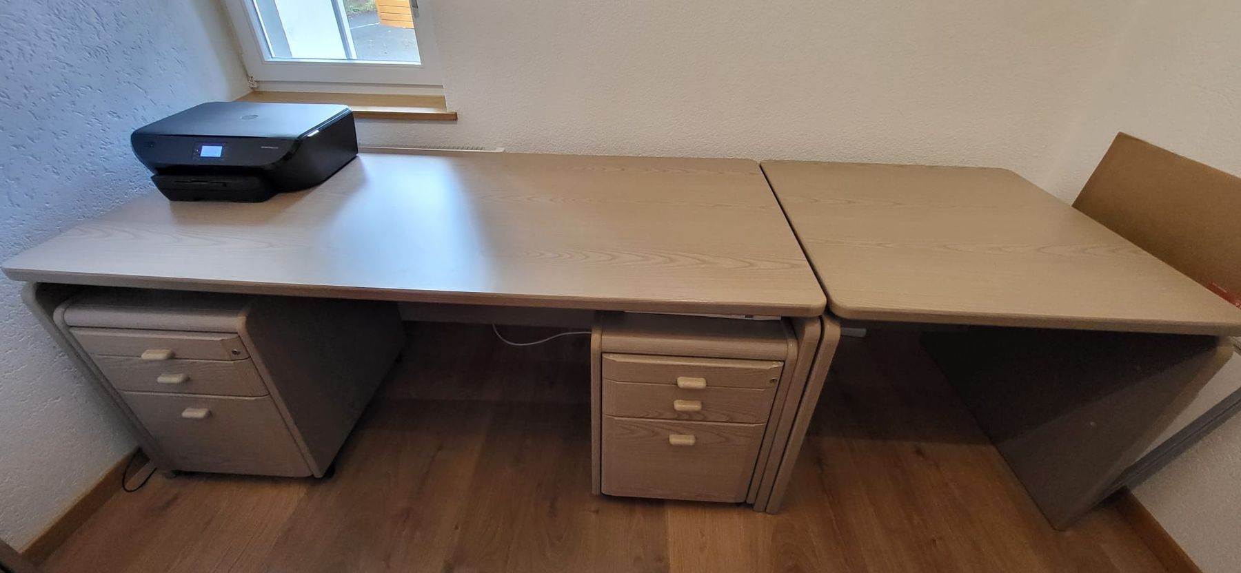 Schreibtische: Büromöbel – Gebraucht aus Volken von tan_n55y