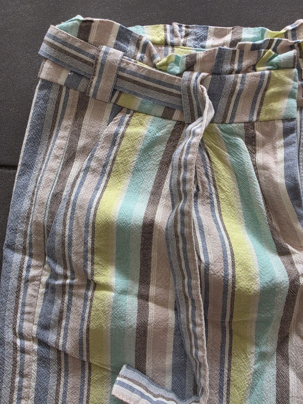 C&A Pantaloni: Shorts – Usato da Luzern venduto da oli_6x2r 1