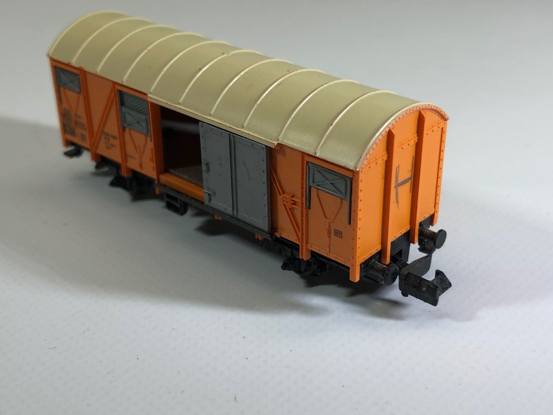 Fleischmann Modellini di ferrovie: Fleischmann Güterwagen DB, Piccolo 2470, Spur N – Usato da Bergdietikon venduto da Garak 6