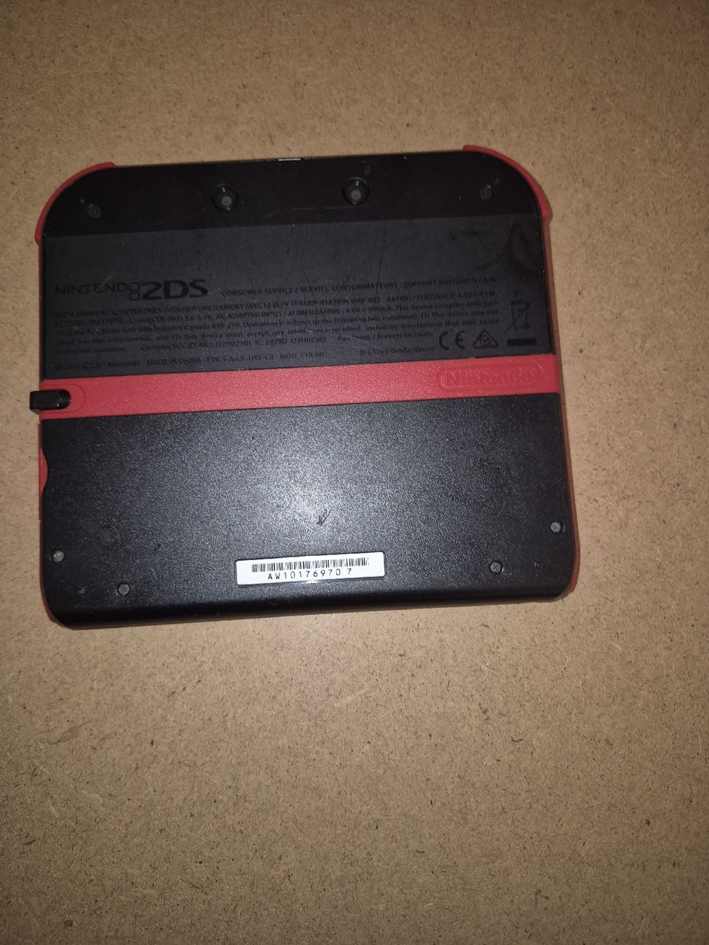 Nintendo Konsolen: Nintendo 2DS Noir et Rouge - bon état – Gebraucht aus Penthalaz von yve_wsq8 1