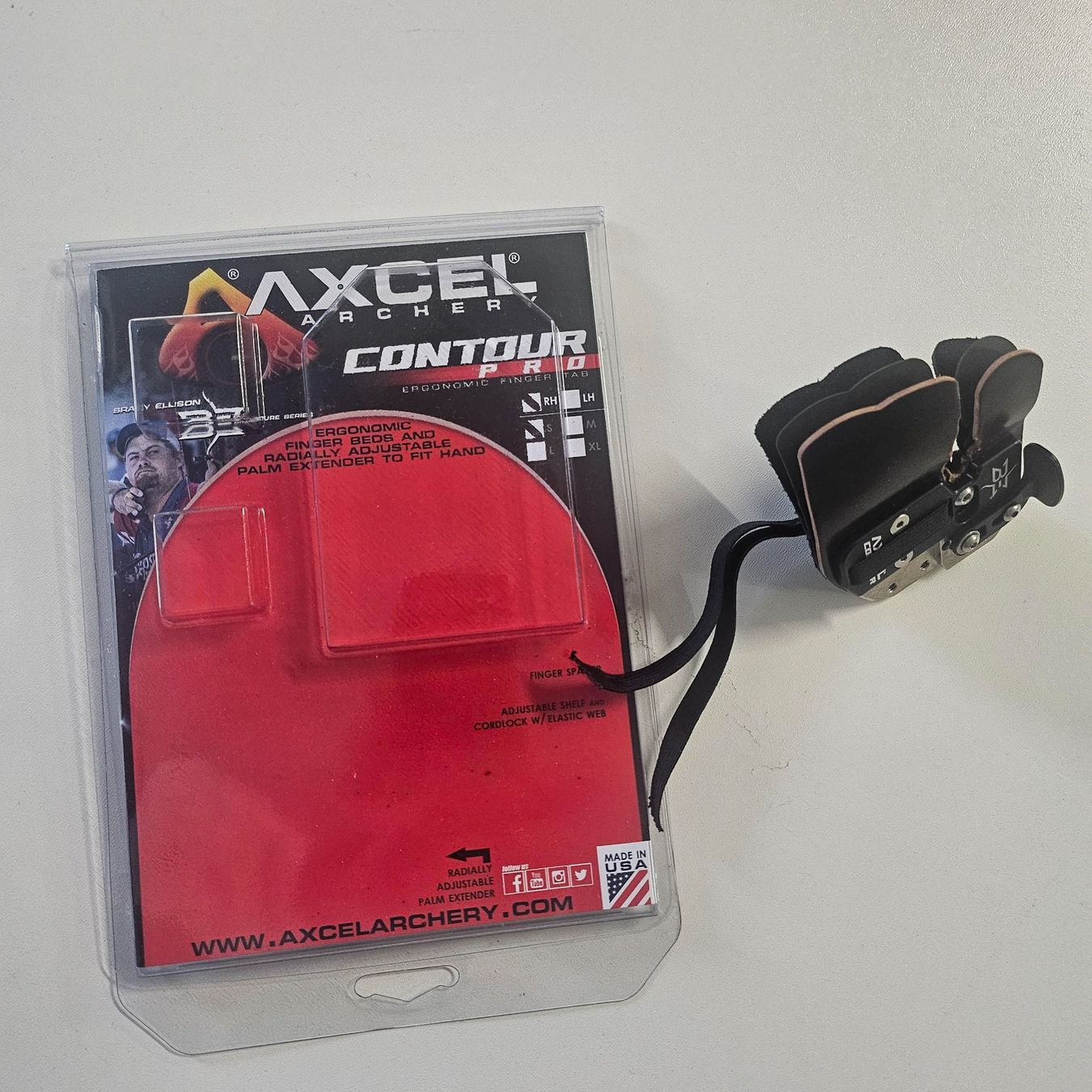 Tiro con l'arco: Axcel Contour Pro Brass Grösse S, Rechtshand – Usato da Weisslingen venduto da PfeilBogenMesser 1