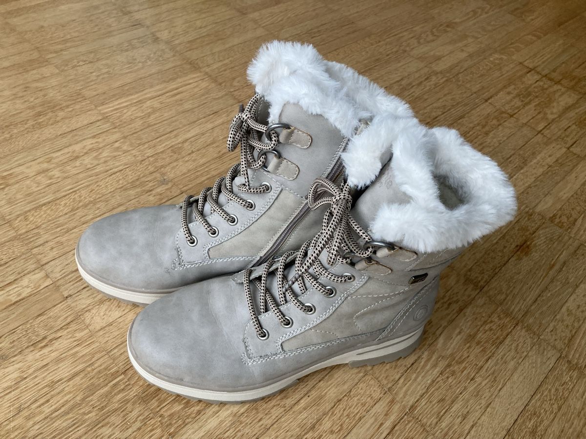 Scarpe da donna: Remonte Snowboot/Winterstiefel - gris, Grösse 37/38 – Nuovo (secondo la descrizione) da Nürensdorf venduto da salut 8