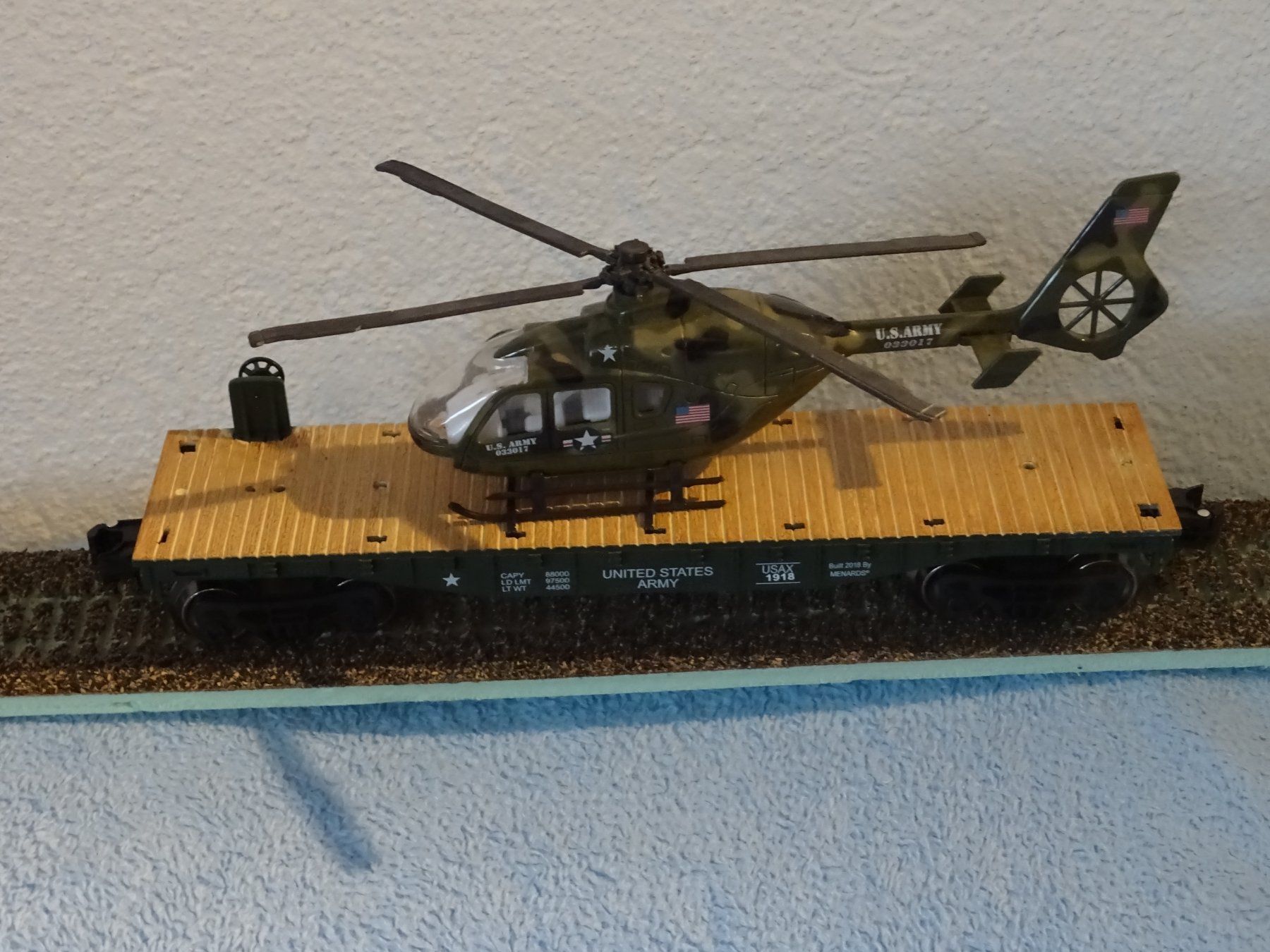 Kit di modellismo & Modellini statici: US Waggon mit Heli. – Usato da Hirschthal venduto da Legov