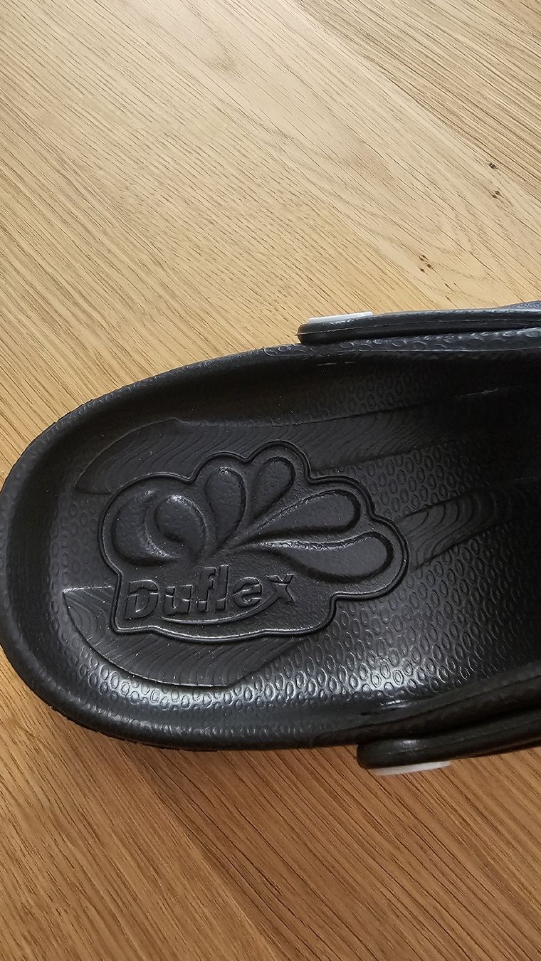 Crocs Damenschuhe: Duflex Clogs Grösse 38/40 Schwarz, NEU – Neu und originalverpackt aus Arbon von Flyaway8 3