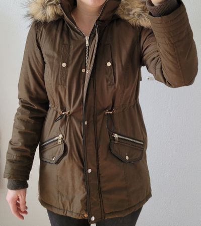 Warme Winterjacke mit Kapuze, Khaki, Grösse 38
