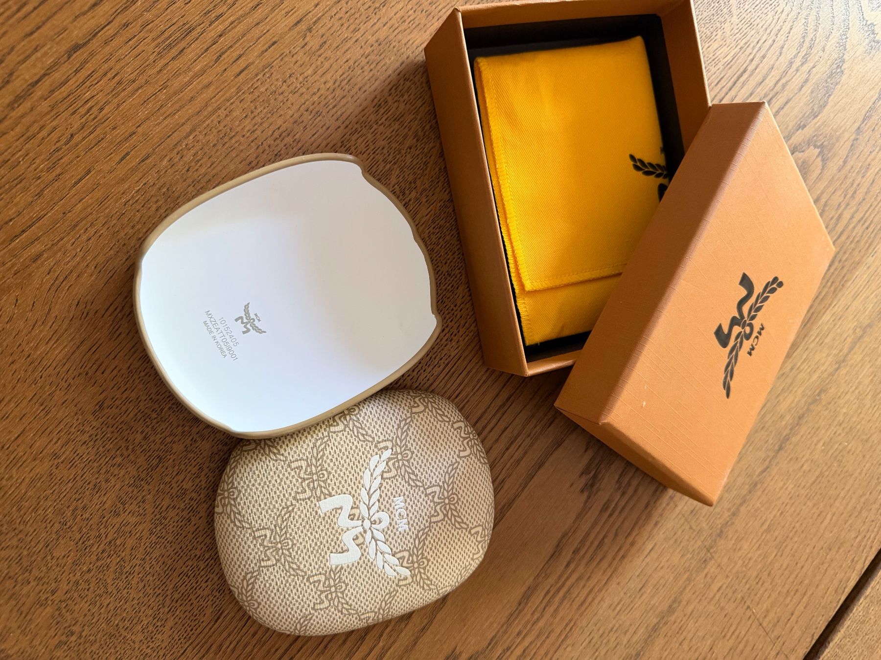Mcm Cover & Protezioni schermo: MCM AirPods Pro Max Cover/ Hülle – Nuovo e nell'imballaggio originale da Zürich venduto da han_pz5r 1