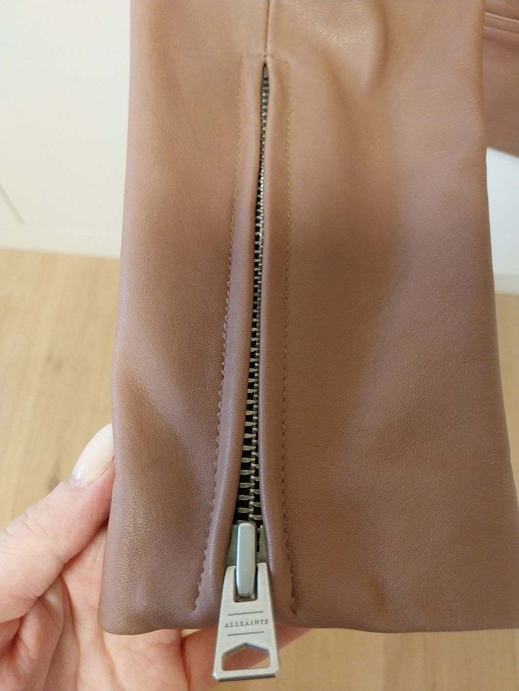 Allsaints Giacche: All Saints Lederjacke altrose EU36 – Usato da Oberwil BL venduto da A.Mohler 3
