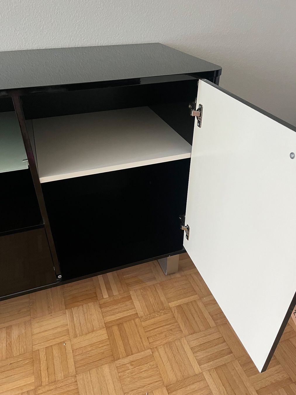 Cassettiere: Side Board schwarz Hochglanz – Usato da Zürich venduto da Daen1515 4