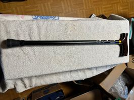Leichter Gehstock aus Aluminium mit Holzgriff: 77 - 100cm