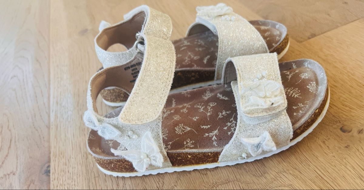 Scarpe per ragazzi: Glitzersandalen - Grösse 28 – Usato da Tagelswangen venduto da PhilipH01 1