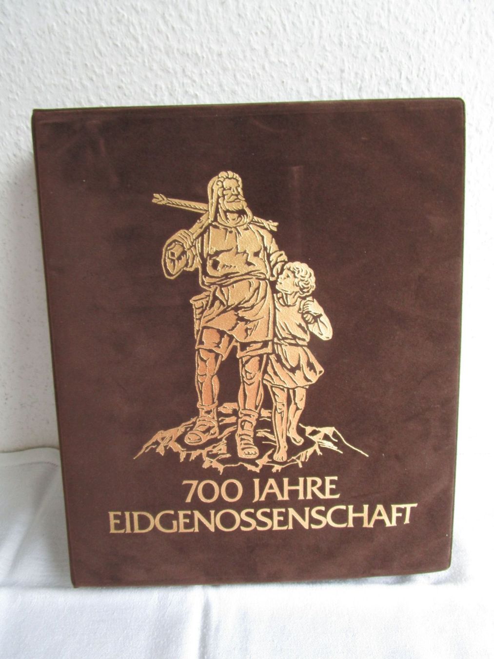 Tutti i francobolli: 700 Jahre Eidgenossenschaft - Limitierte Briefmarkensammlung – Usato da Binningen venduto da tempipassati