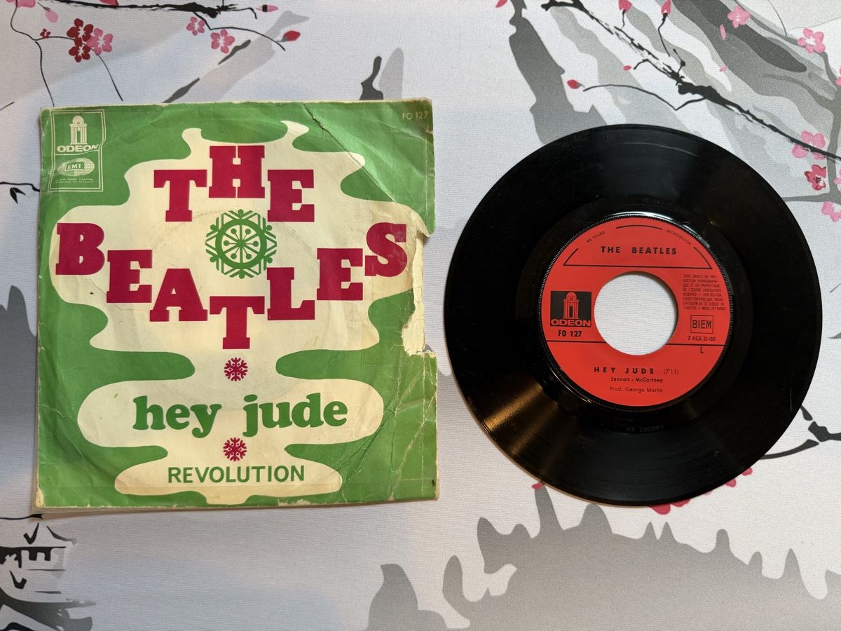 Dischi in vinile: Vinyle 45 tours The Beatles "Hey Jude" Odeon 1968 – Usato da Ballaigues venduto da Gstaad97 1
