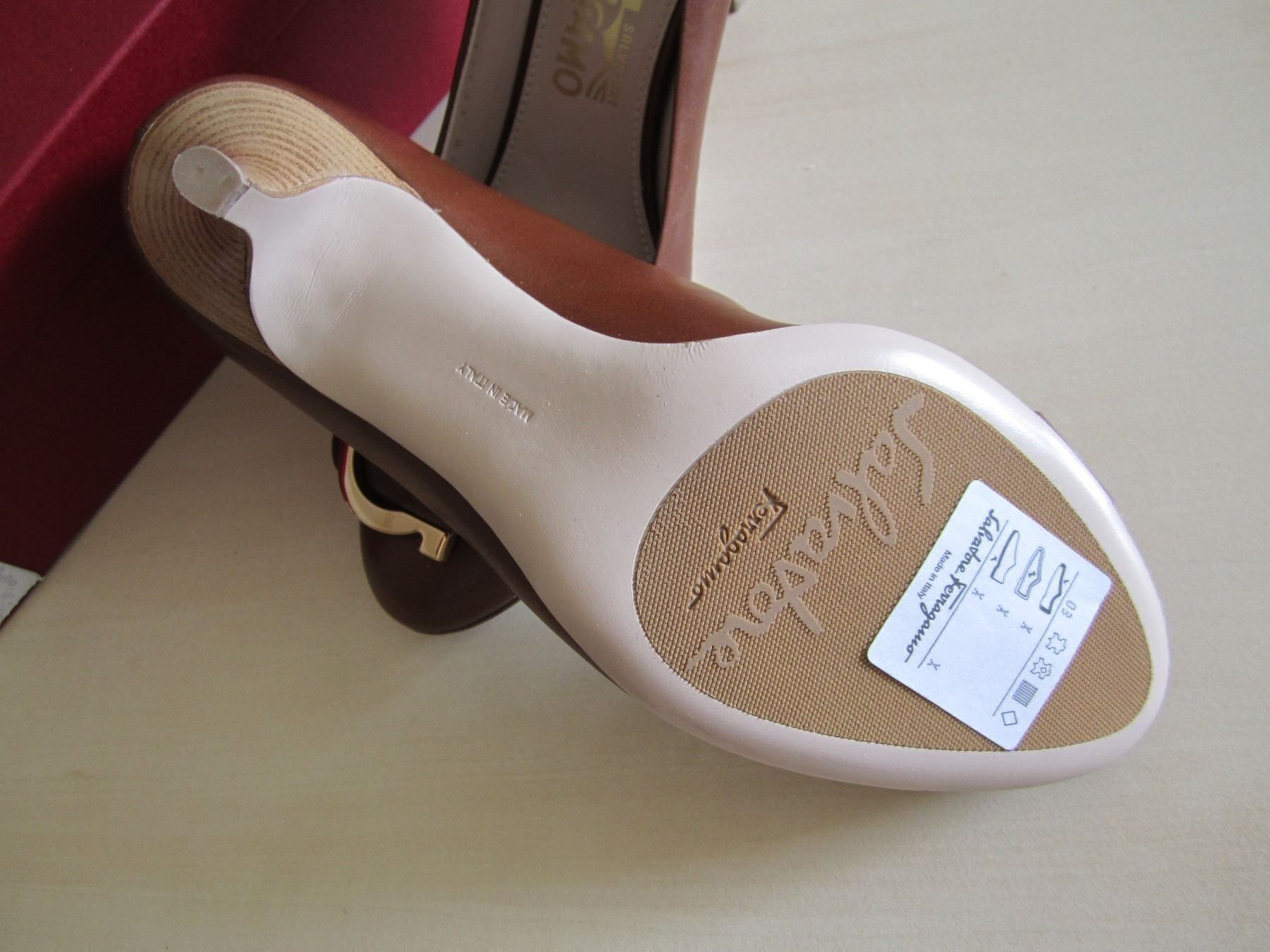 Salvatore Ferragamo Damenschuhe: Escarpins Pumps von SALVATORE FERRAGAMO – Neu und originalverpackt aus Lausanne von Kmm03 3