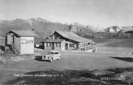 Grimsel BE // Oldtimer Hotel Restaurant altes Auto