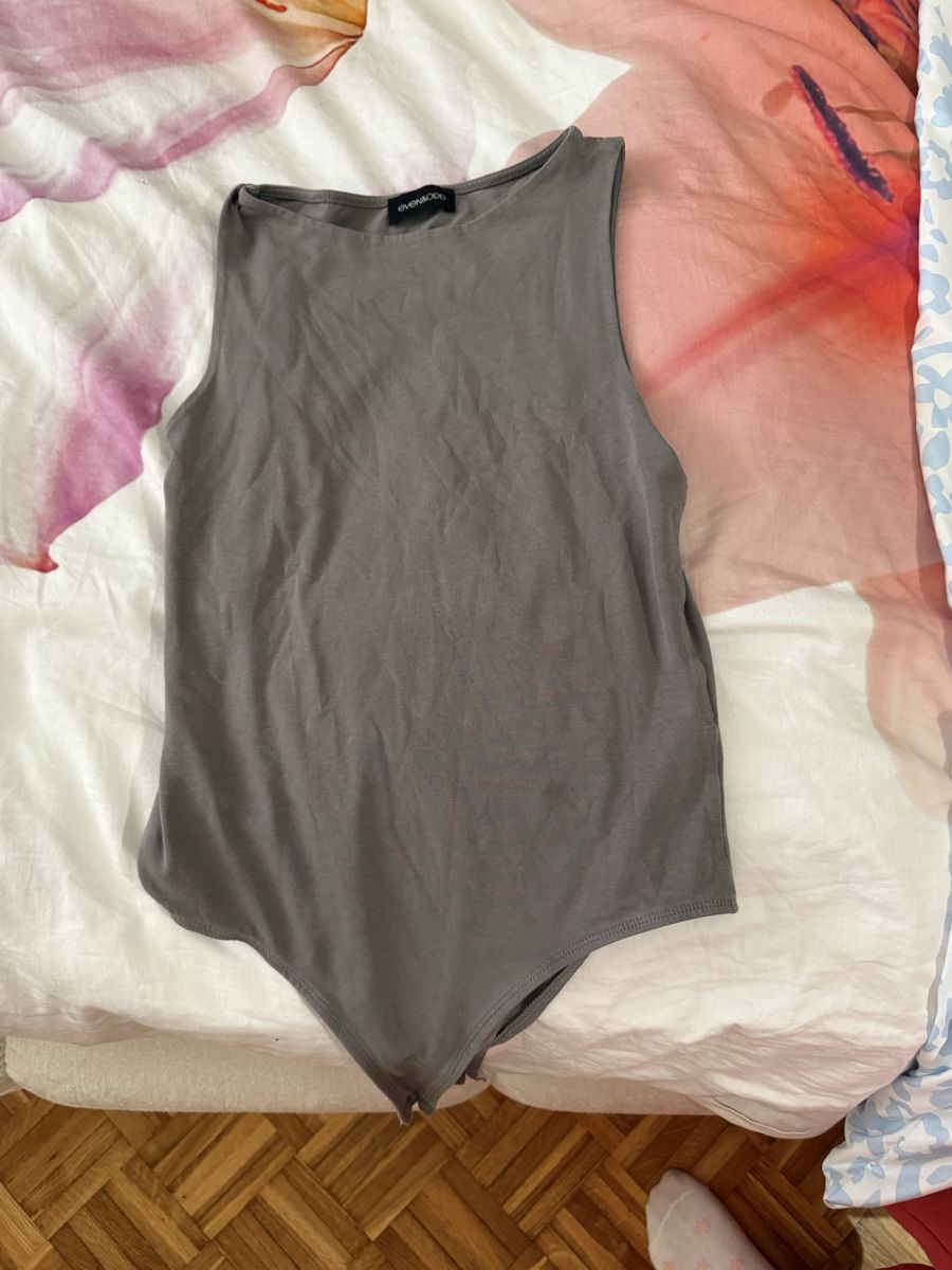Top: Body couleur taupe EVEN&ODD – Usato da Tolochenaz venduto da izz_7vdk