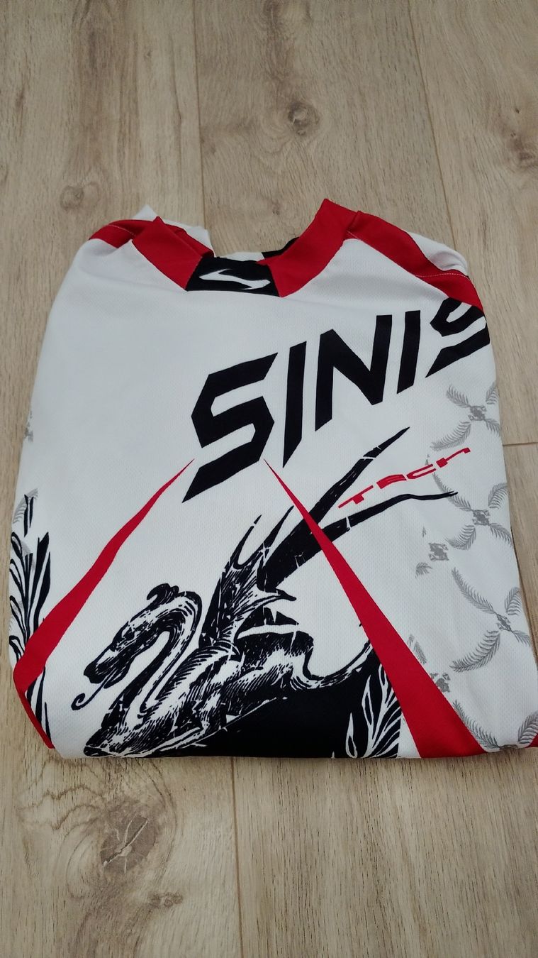 Lotti di vestiti: Jerseys et shirt DH  – Usato da Marly venduto da versys 1