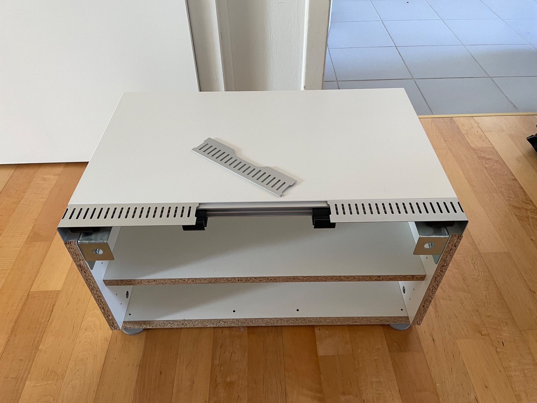Ikea Mobili TV: Fernsehmöbel weiss – Usato da Zürich venduto da brilu23 4
