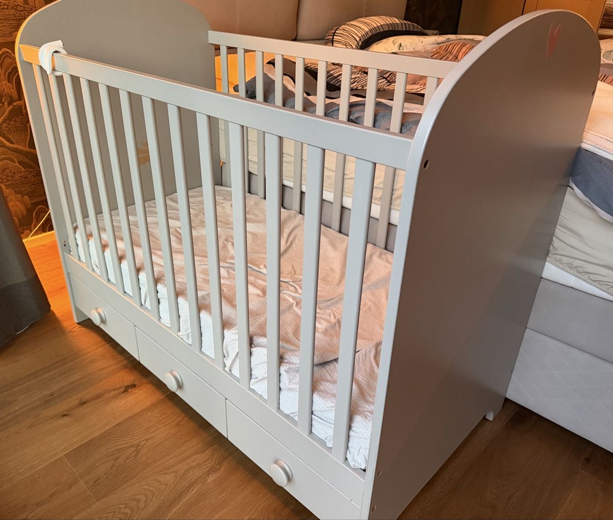 Letti: Ikea Babybett grau – Usato da Elsau venduto da Sherwood0