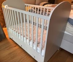 Ikea Babybett grau
