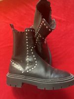 Zara Boots, Schwarz, Gr. 38, mit Nieten, Top Zustand! (51)