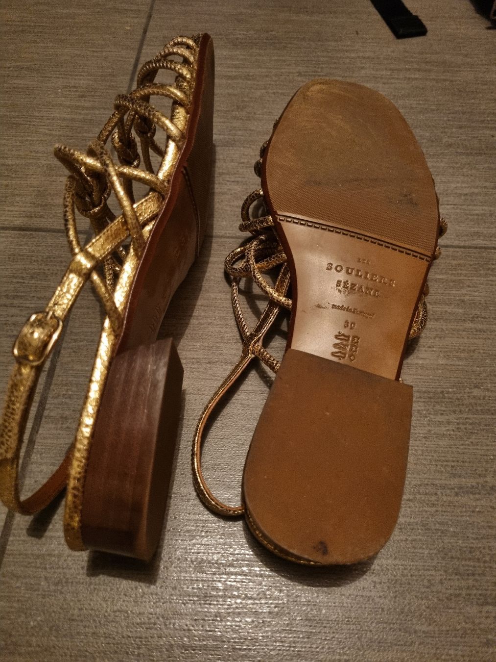 Sezane Scarpe da donna: Sezane gold sandals  – Usato da Bottmingen venduto da alenov 1
