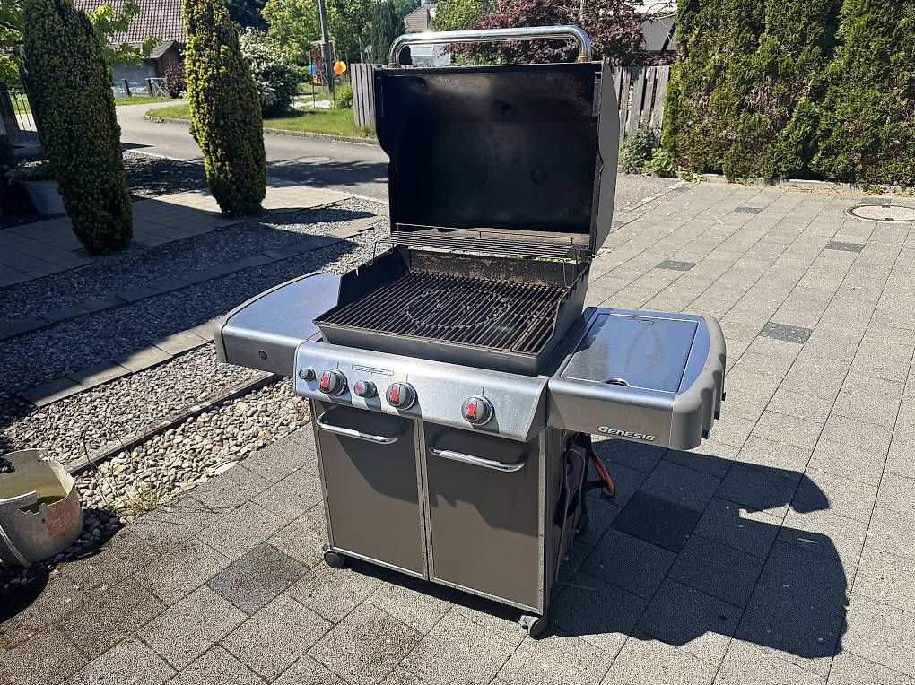 Weber Grils: Weber Grill Genesis E330 – D'occasion à Rütschelen par Fnico