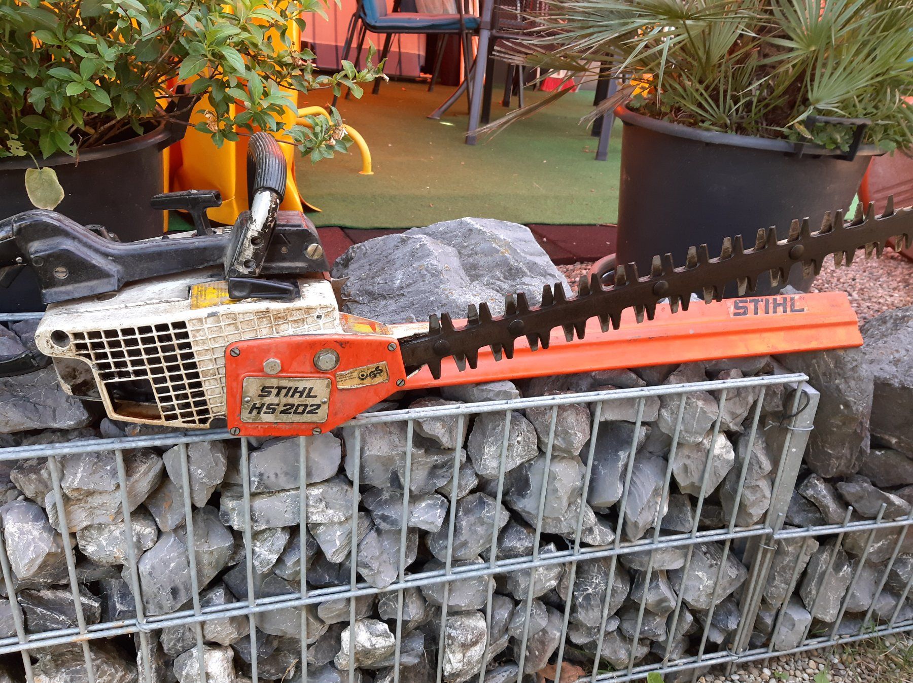 Stihl Tutti gli attrezzi: Ältere Stihl Motor-Heckenschere – Usato da Schlatt TG venduto da Lumpel