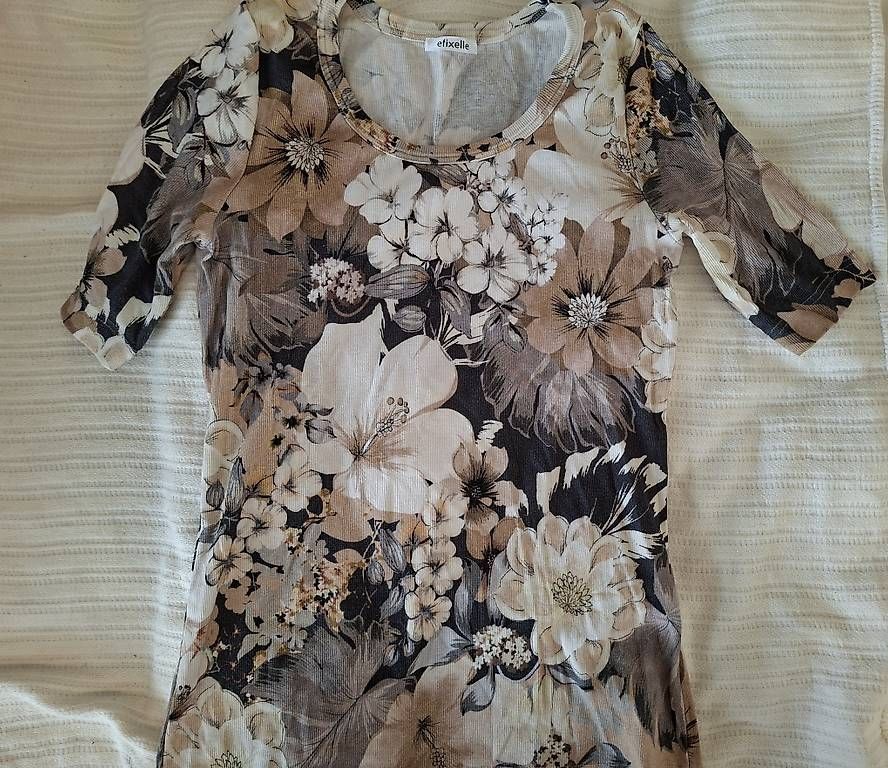 T-shirts: 2x elixelle Shirts  Blumenprint-Set / Grösse S – D'occasion à Affoltern am Albis par Feather 2