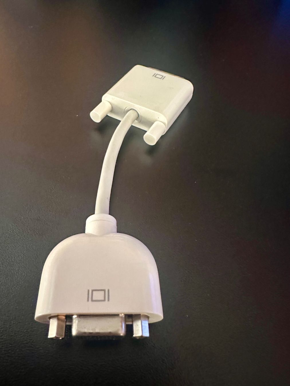 Apple Unità & Adattatore: Apple: DVI to VGA Adapter – Usato da Oberuzwil venduto da bookforest