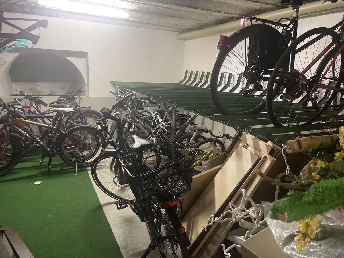 Rateliers à velo: Velo ständer für ca.50 Velo – D'occasion à Elgg par M-A-C 4