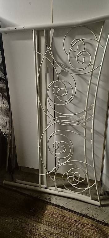 Letti: Metallbett weiss 140/200 – Usato da Schwellbrunn venduto da farmhouse7