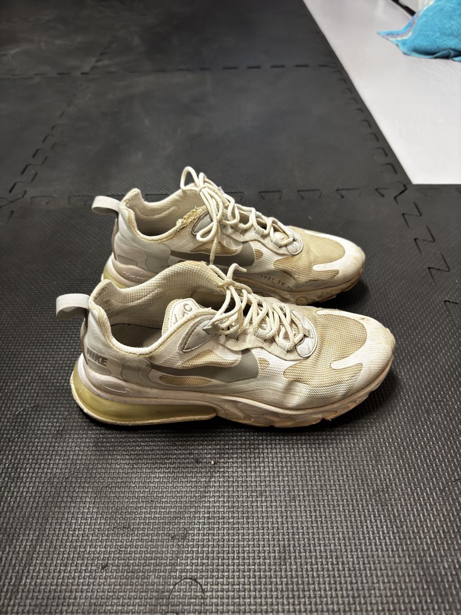Nike Scarpe da uomo: Nike Air Max 270 React White/Light Smoke Grey – Grösse 42.5 – Usato da Hittnau venduto da gymrat007 1