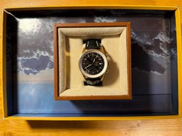 Breitling Navitimer World–Limited Edition 25/100–18K Gold