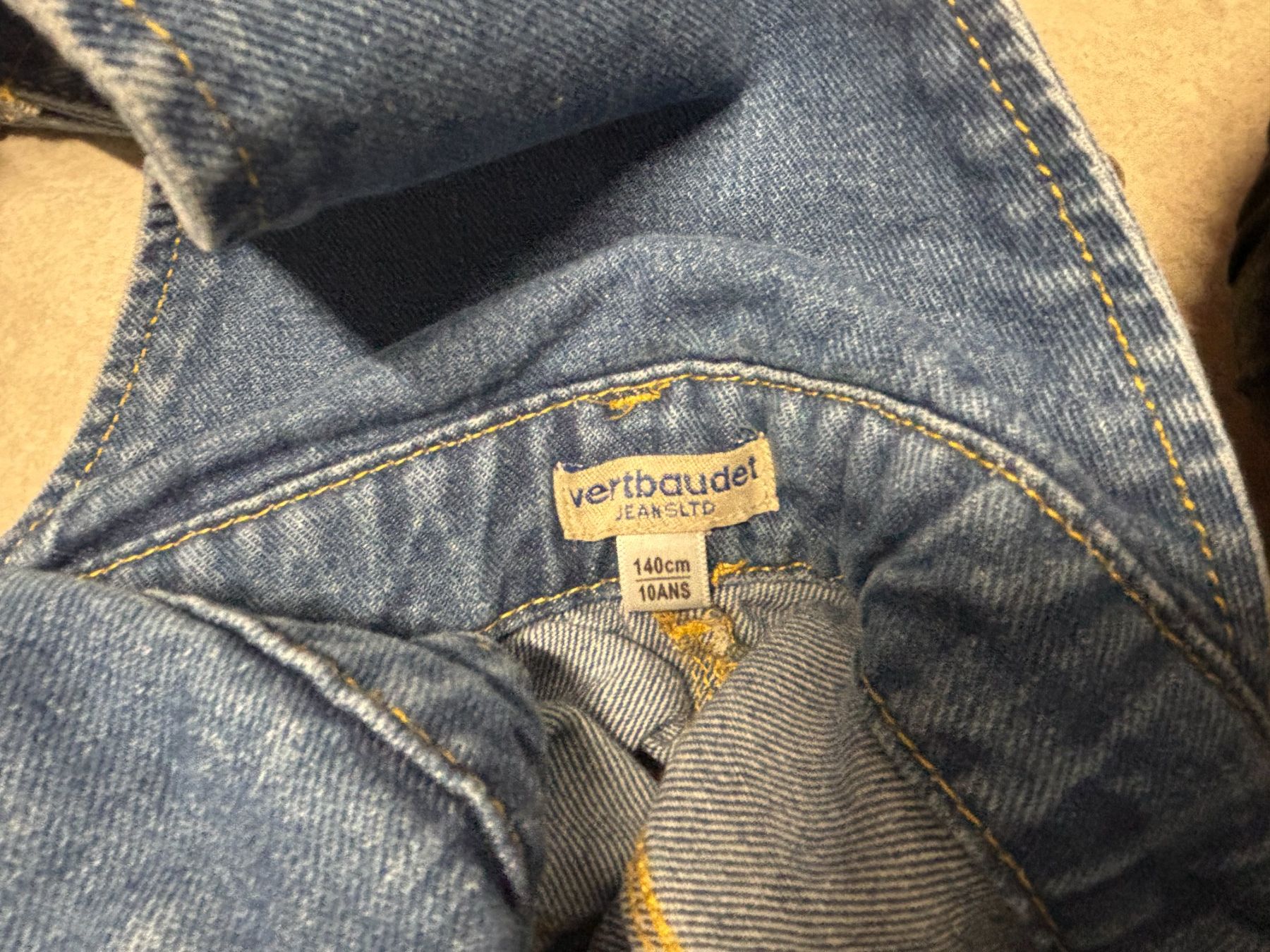 Pantalons: Salopette edelweiss jeans taille 140 – D'occasion à Salvenach par gwenwywar 1