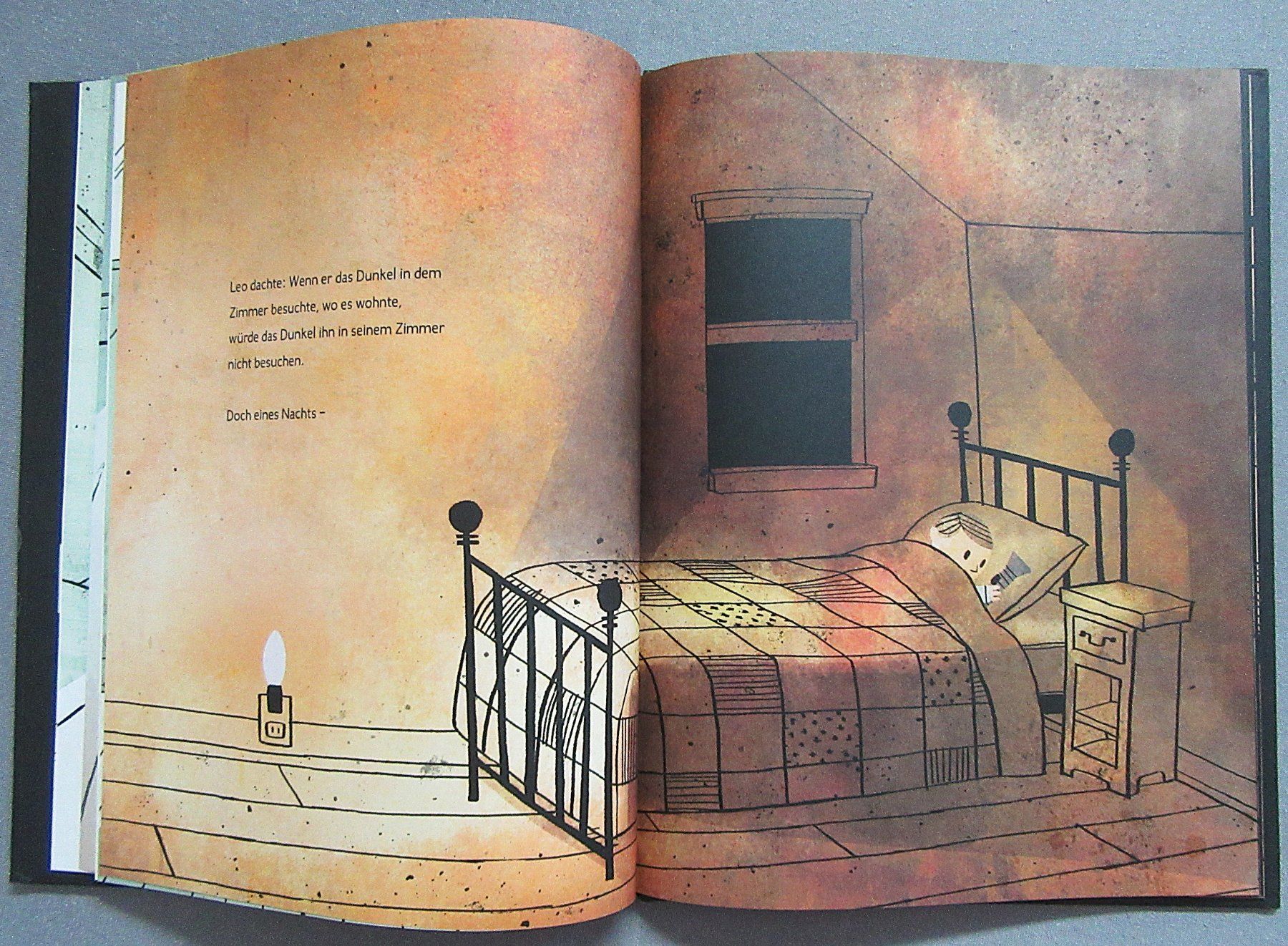 Bücher: Dunkel - illustriert von Jon Klassen – Gebraucht aus Auenstein von Padabimbim 5