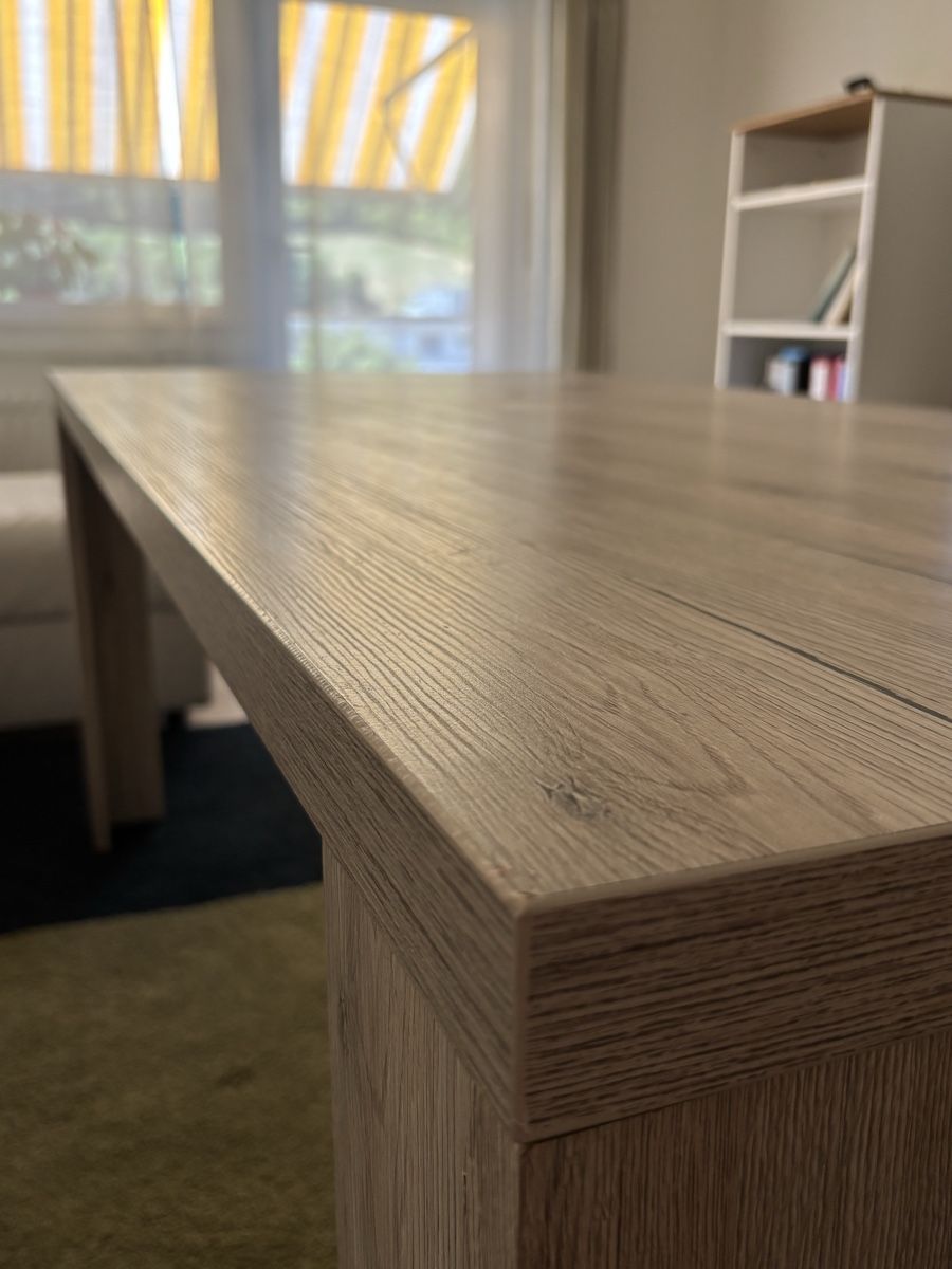 Tables: Massiver Esstisch in moderner Eichenoptik  – D'occasion à Trimbach par fro_2ztm 2