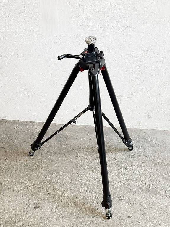 Trépieds & Accessoires: Manfrotto 058B Stativ – D'occasion à Bern par taebbern