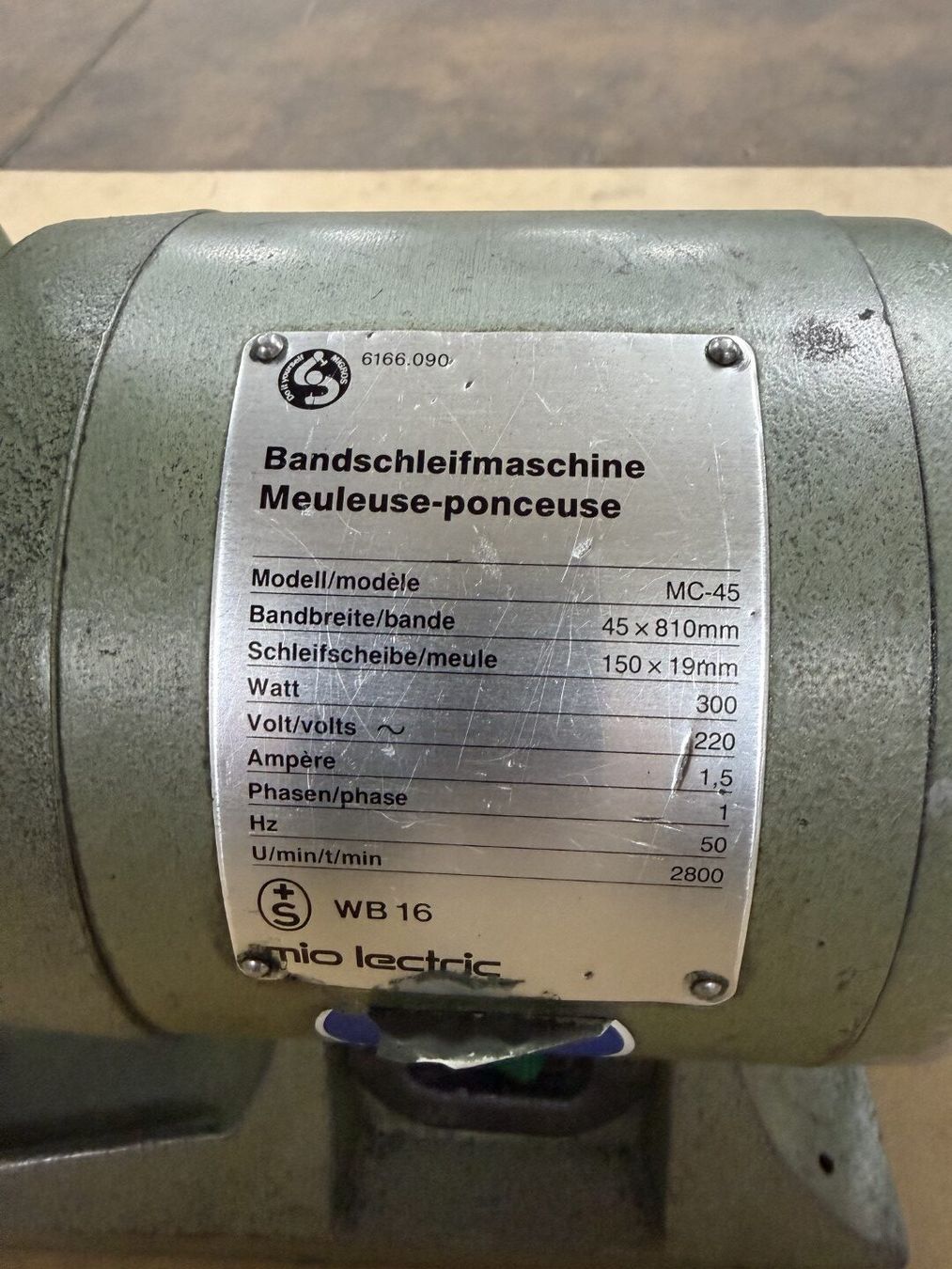 Altri macchinari per industria metallurgica: Bandschleifmaschine MC-45 – Usato da Zuchwil venduto da dragosmd-maschinen 2