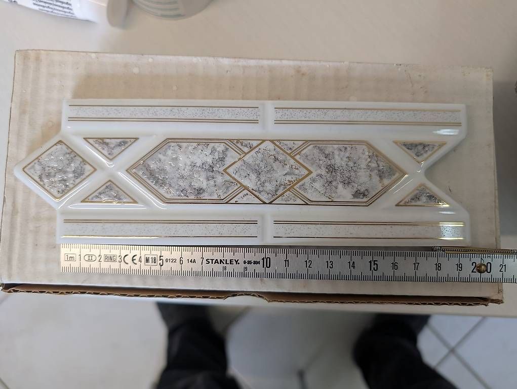 Rivestimenti per pavimenti: 16x carrelage / Fliesen 20x7cm – Usato da Sonceboz-Sombeval venduto da michael.l
