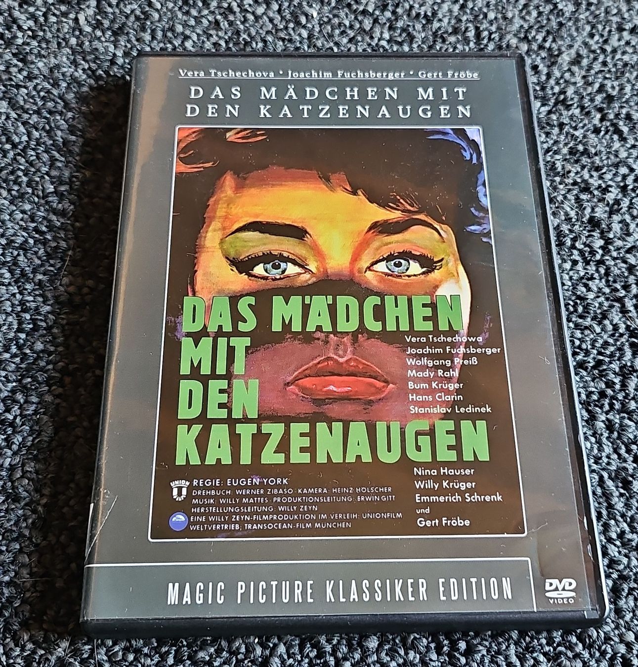 Tutti i DVDs: DVD Das Mädchen mit den Katzenaugen(22139) – Usato da Ruswil venduto da jan_bxl5
