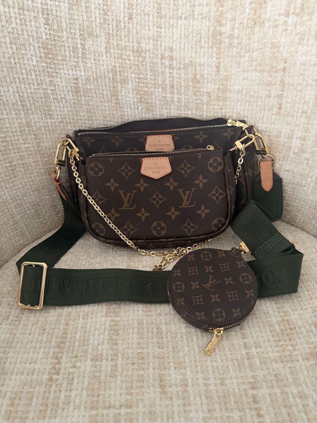 Louis Vuitton Sacs: Tasche Louis Vuitton Multi Pochette Monogram neuwertig – D'occasion à Buchs AG par Maison_Djana_